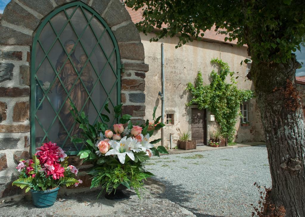 L'Ancien Presbytere Chambres D'Hote Ou Gite Le Dorat Buitenkant foto