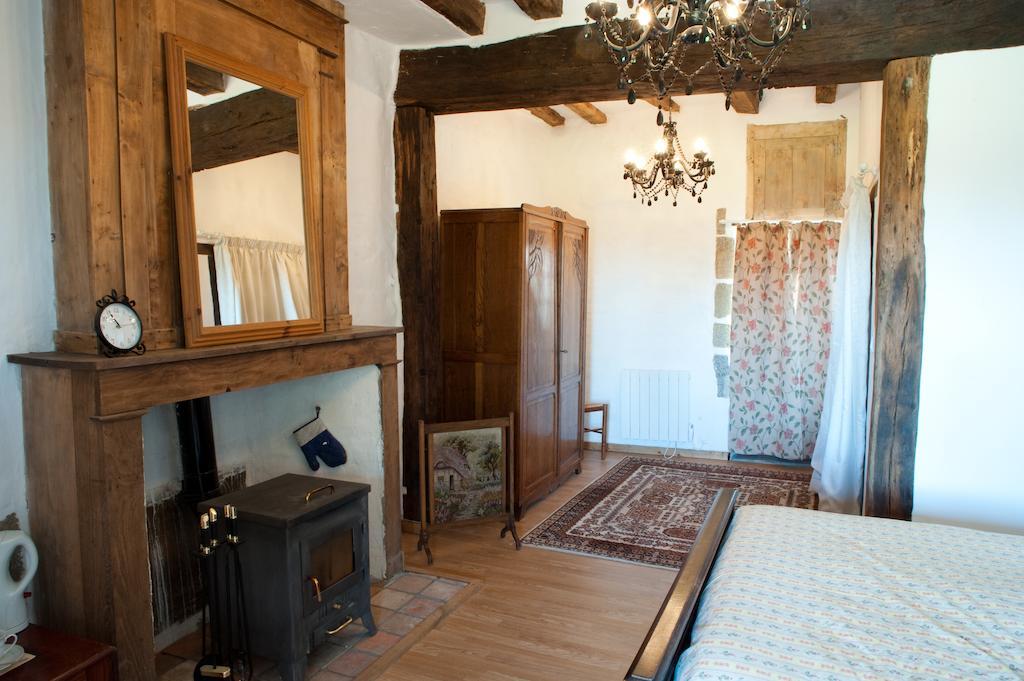 L'Ancien Presbytere Chambres D'Hote Ou Gite Le Dorat Kamer foto